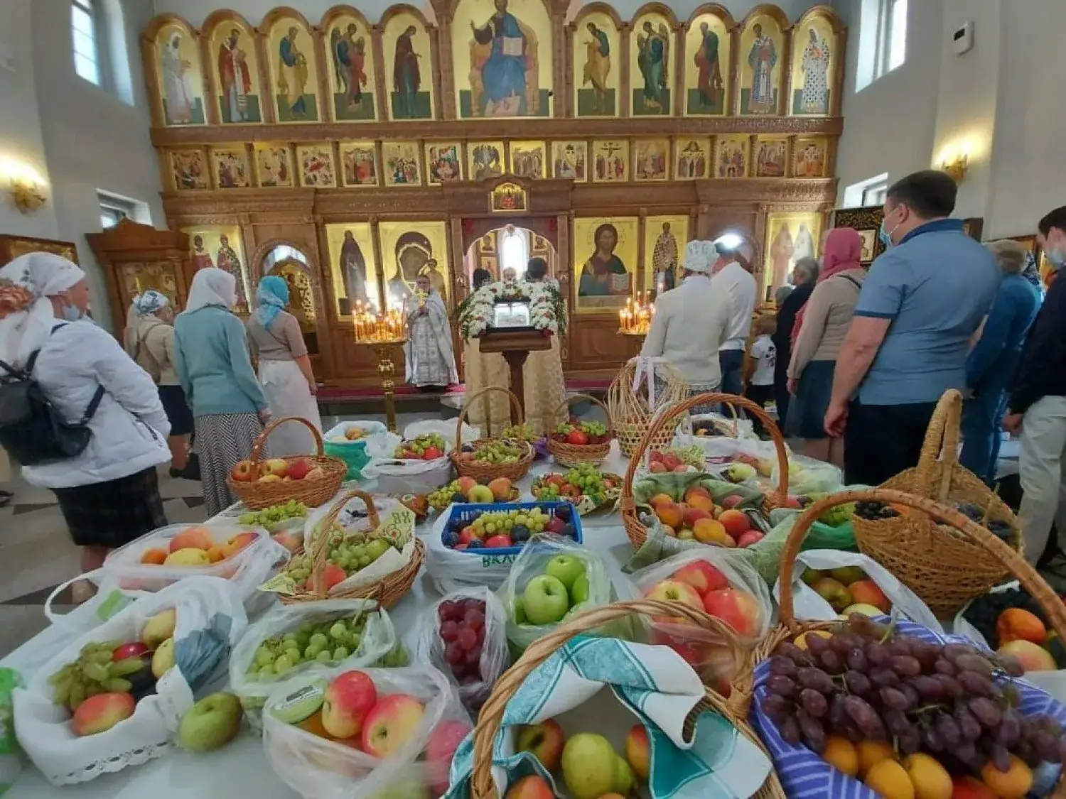 Можно ли убираться 19 августа 2026: точный ответ церкви и 3 народных запрета Яблочного Спаса для хозяев
