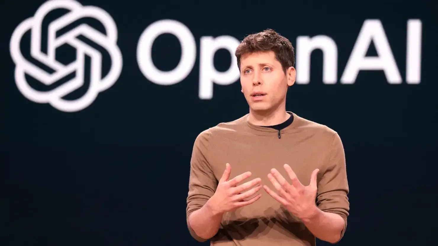 Сэм Альтман пугает нас киберпанком, пока OpenAI строит ИИ-монополию на $13 млрд