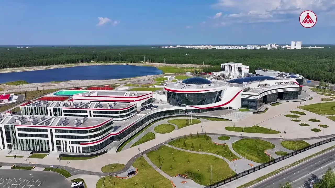строительство колледжа в Когалыме