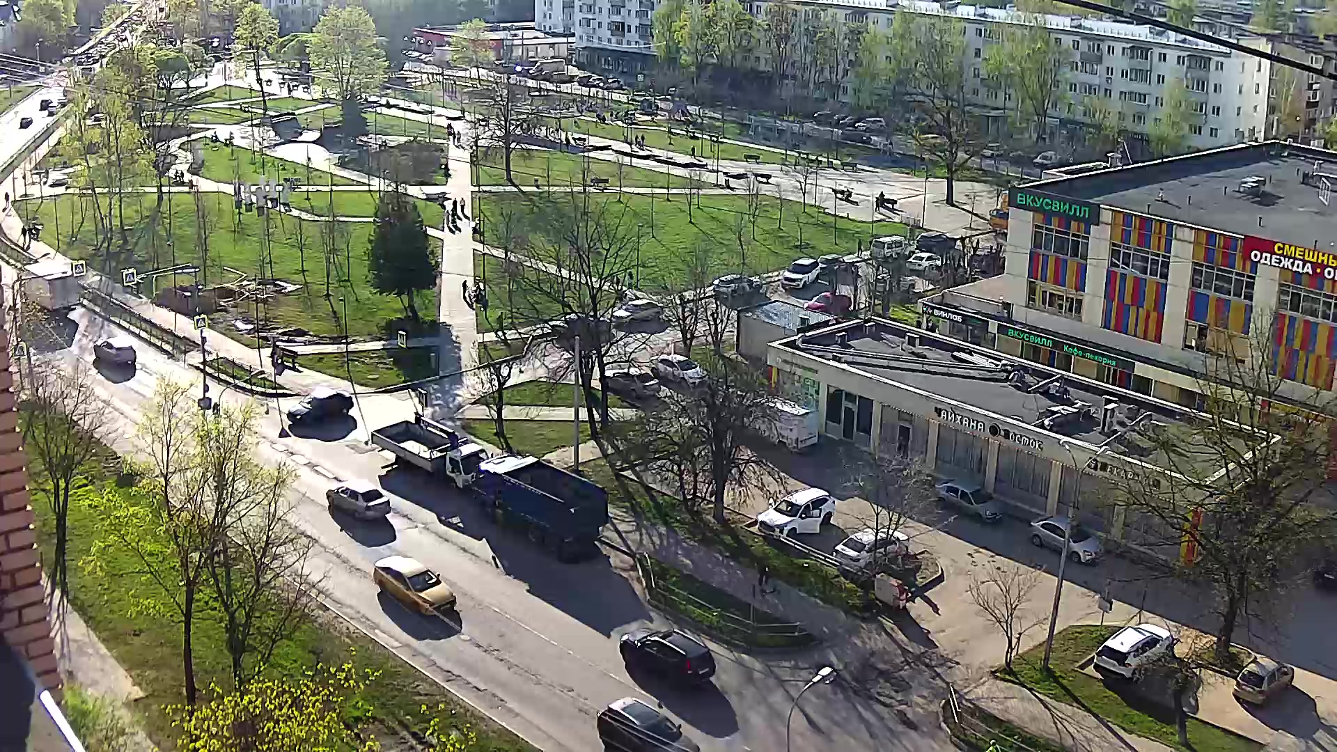 Ул. Дзержинского, Центральный проезд