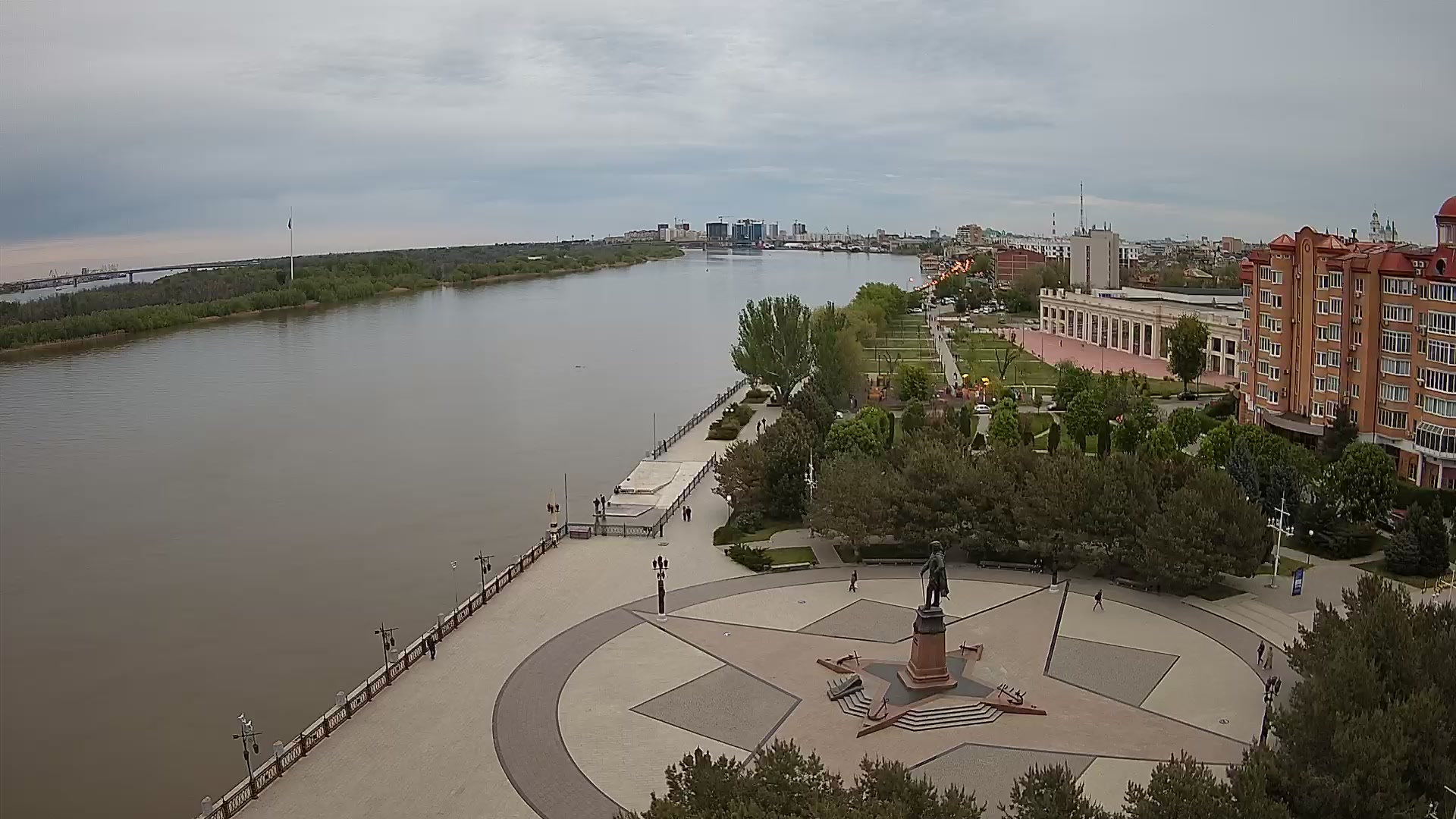 Парк им.Петра Первого, памятник Петру I